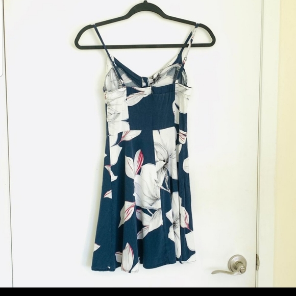 Dynamite Floral Dress, Size XS - Picture 4 of 6